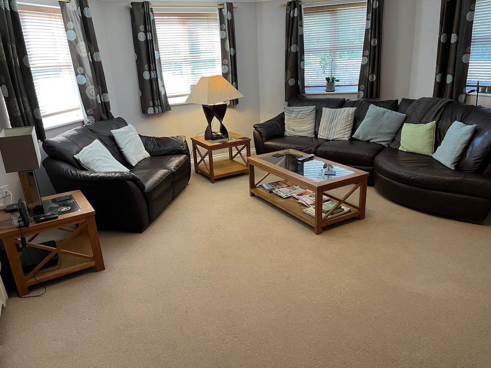Captivating Apartment near Gatwick 1