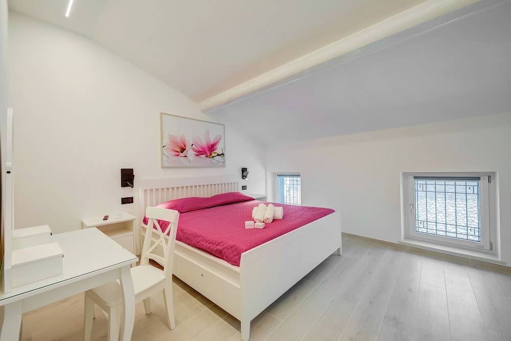Magnolia Apt - Palazzo Palermo 1817 Sleeps 4 + AC 2