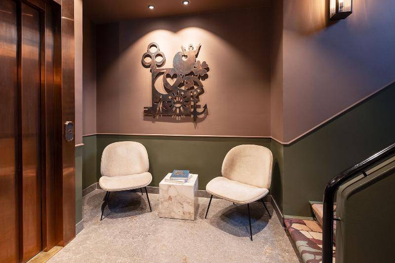 Hypernym Hotel & Suites 1