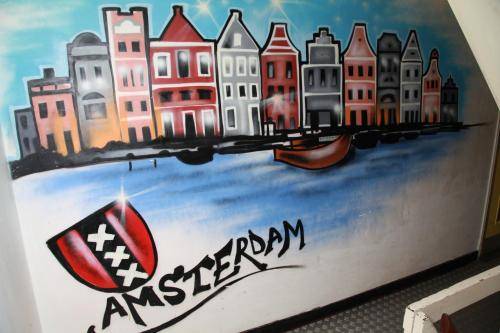Amsterdam Downtown Hotel Canal View 2