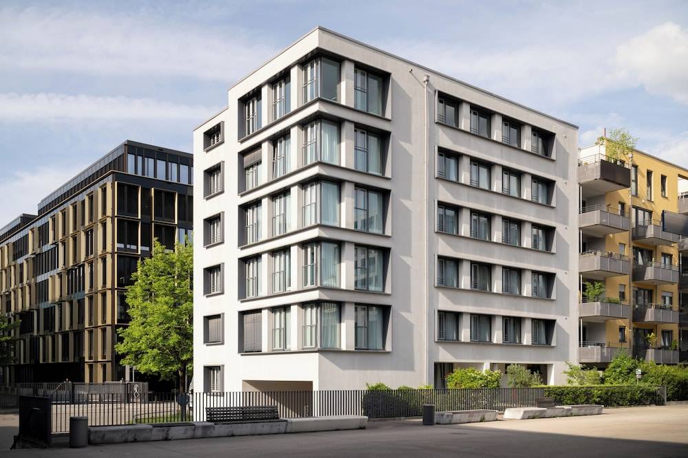 Bob W Munich City West 1