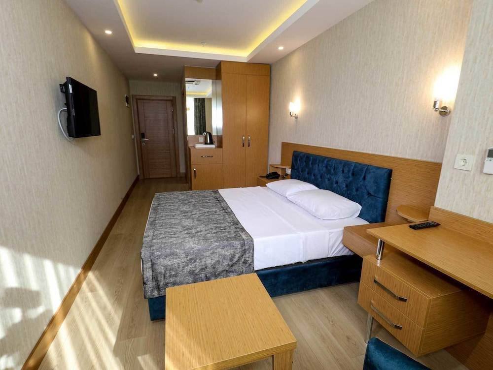 Grand Elmira Suites 2