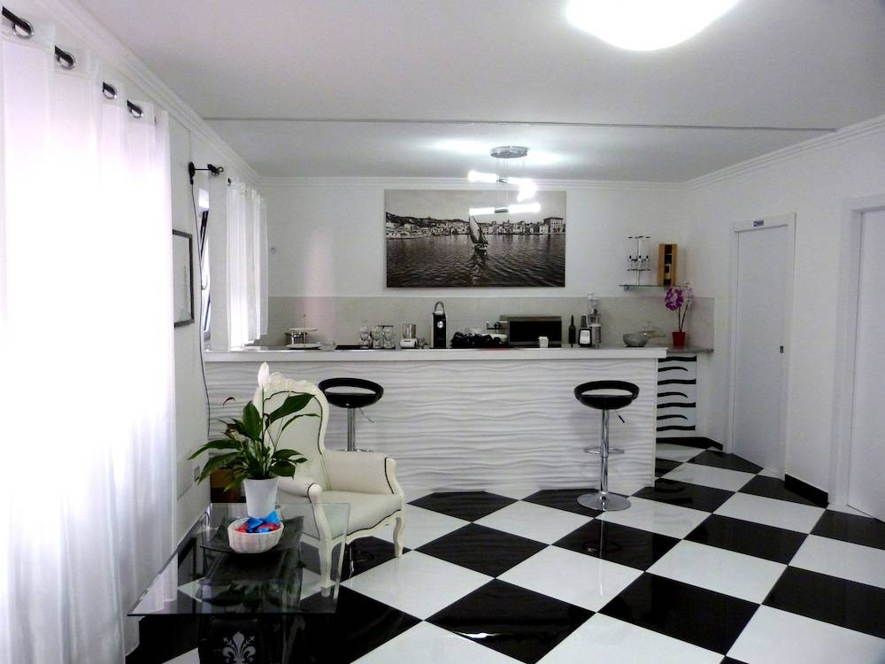 Clelia's Boutique Rooms & Suites 2