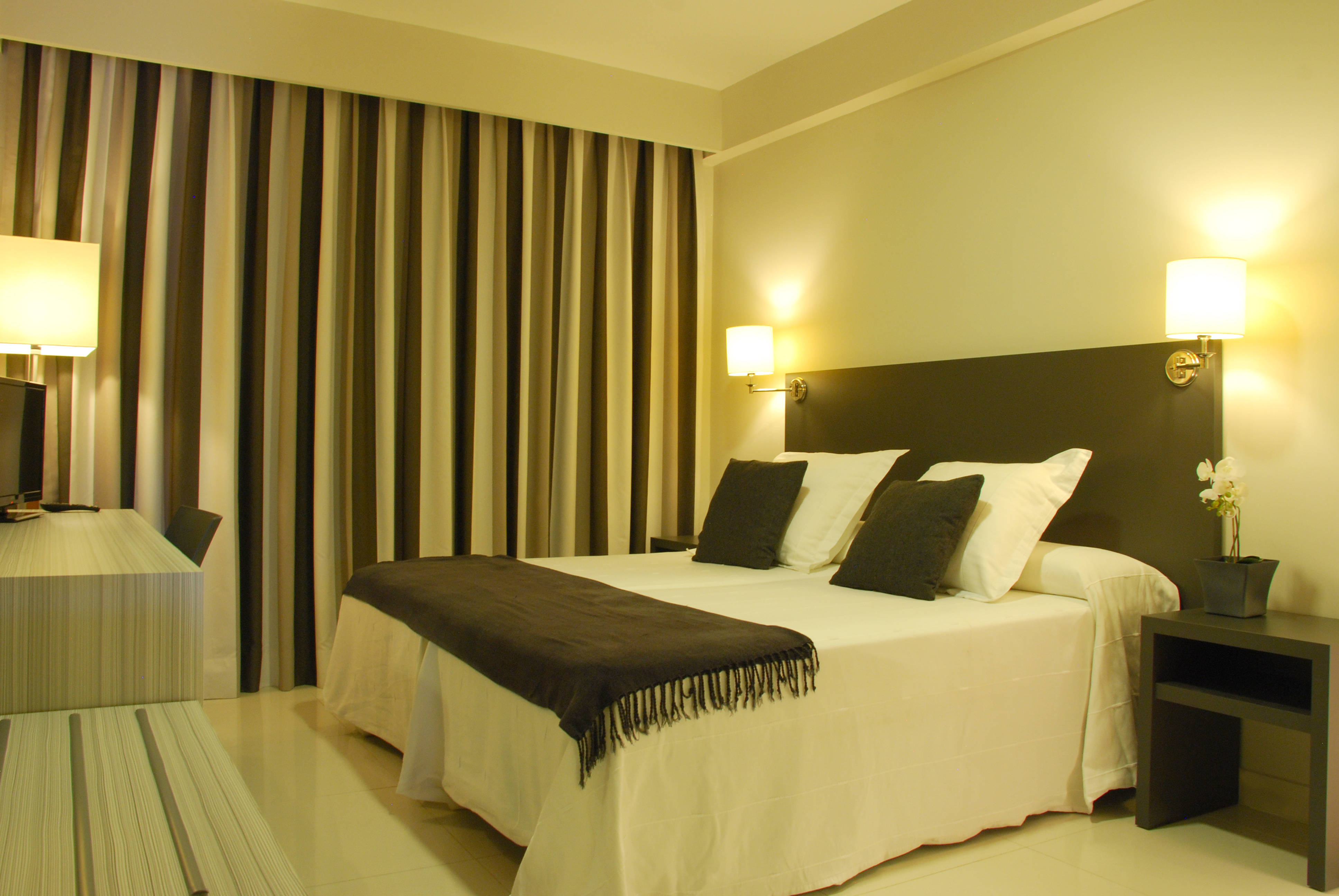 Hotel Los Robles 1