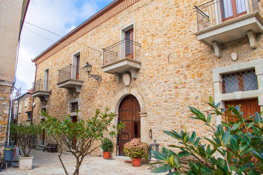 Palazzo Iaquinta - Rooms, Restaurant & Wellness 1