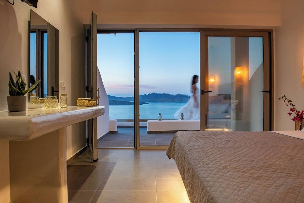Blu Rooms Santorini 1