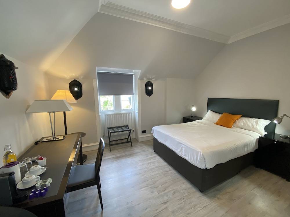No 6 West Coates 1