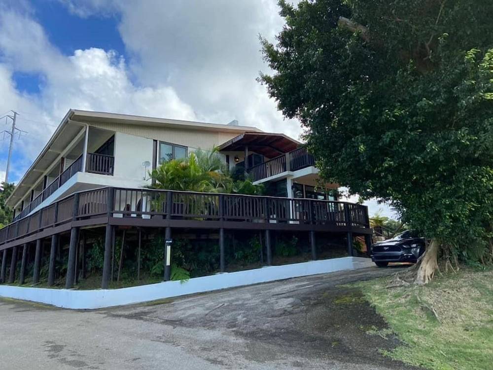 Mountain and Ocean View Lodge 1