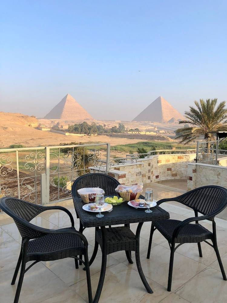 Great Sun Pyramids Inn 1