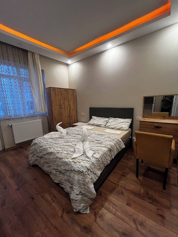 White Lotus Suites 2