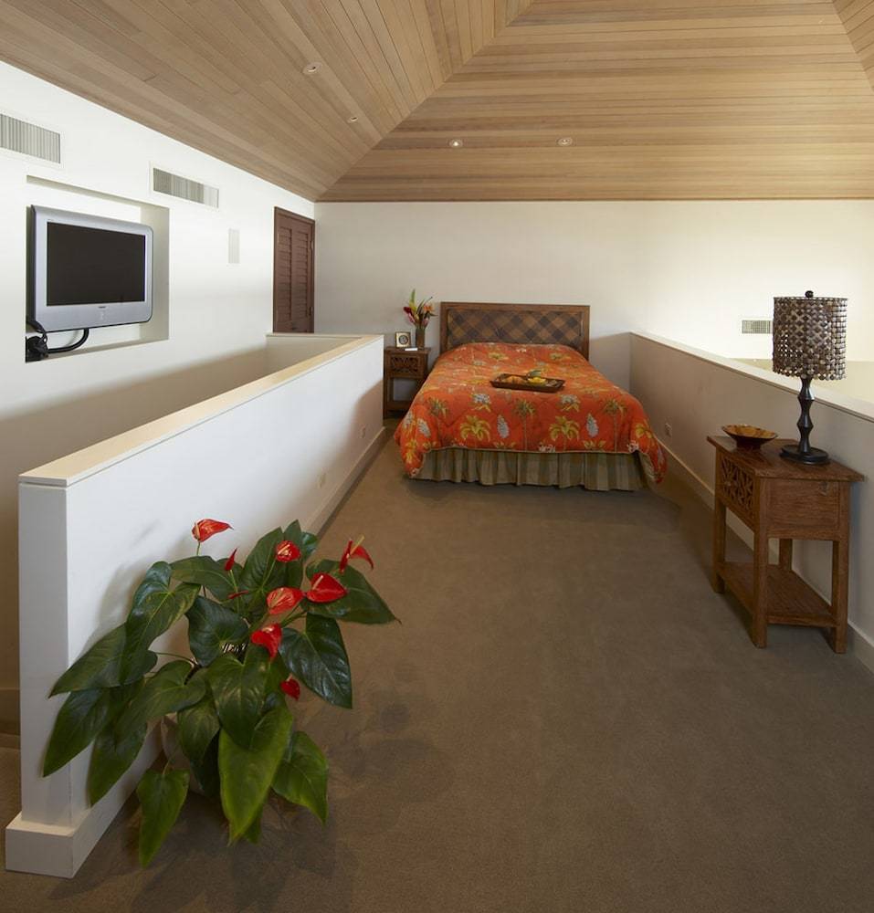 Puunoa - CoralTree Residence Collection 2