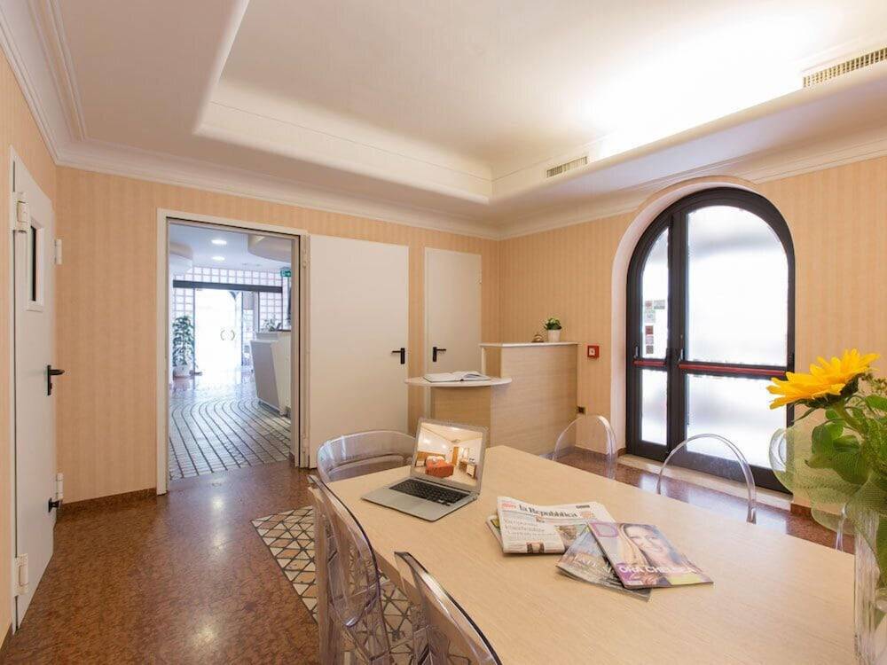 Ristorante Hotel Lucia - 100 mt dal mare 2