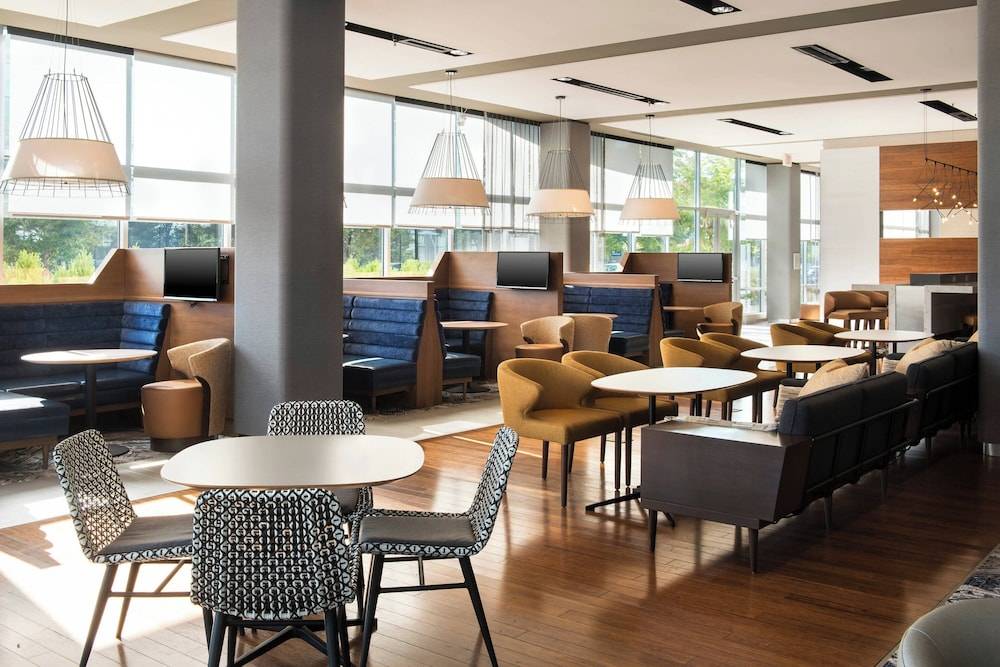 Courtyard by Marriott Philadelphia South at The Navy Yard 2