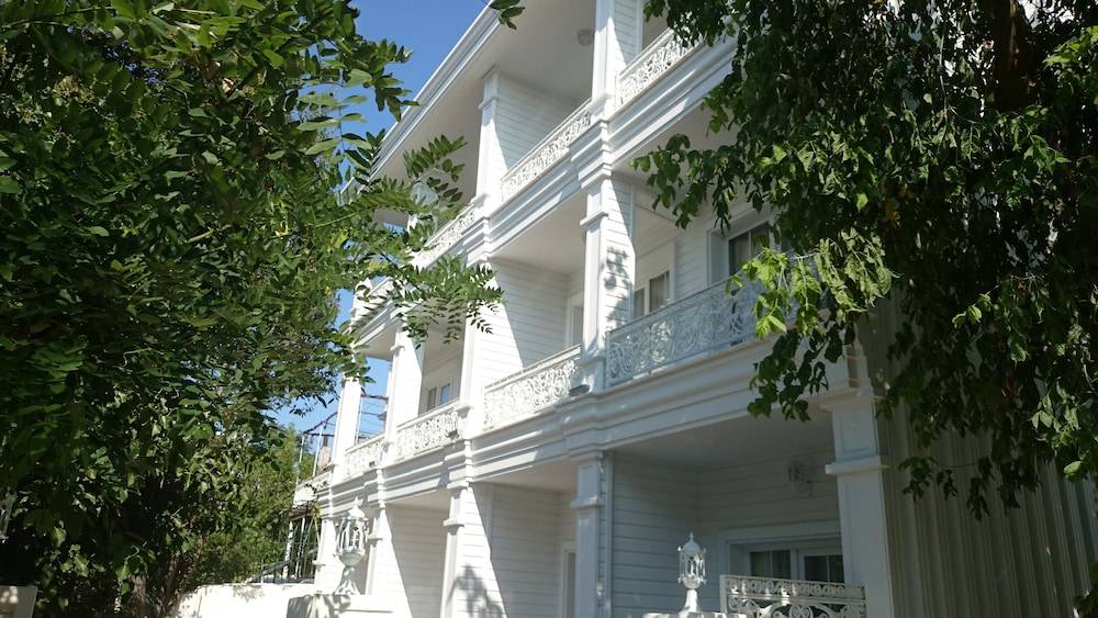 Buyukada Cankaya Hotel 1