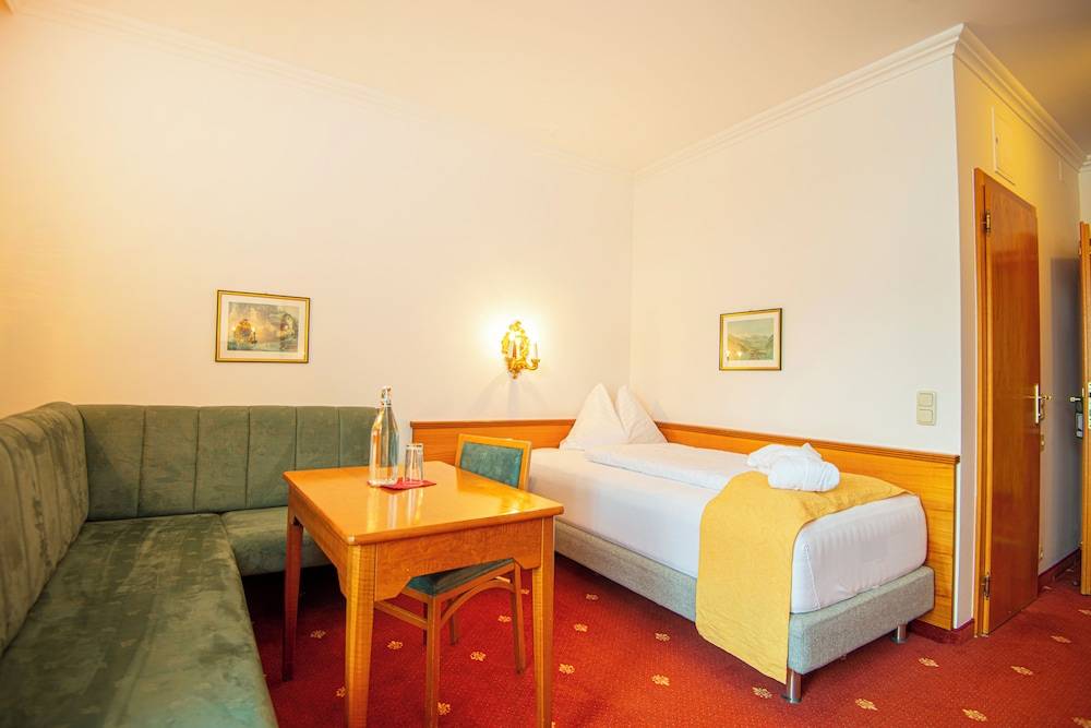 Hotel Germania Gastein - ganzjährig inklusive Alpentherme Gastein 2