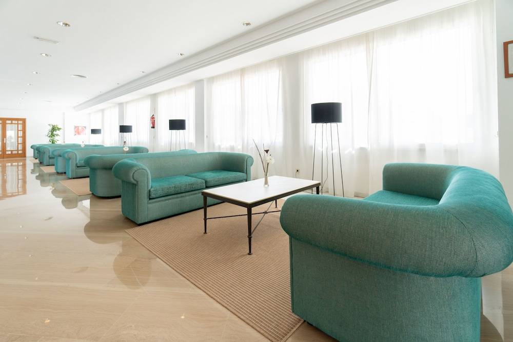 Tropicana Hotel 2