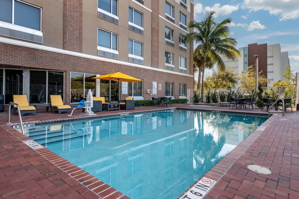 Cambria Hotel Ft Lauderdale, Airport South & Cruise Port 1