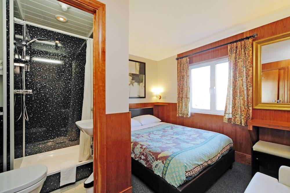 London Visitors Hotel 2