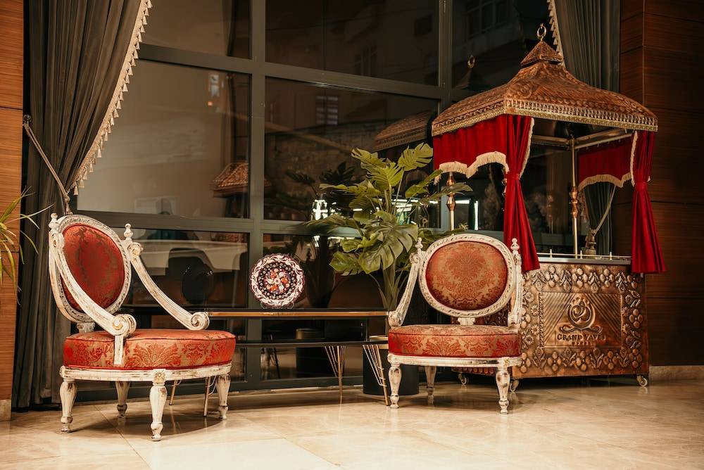 Grand Vaves Hotel 2