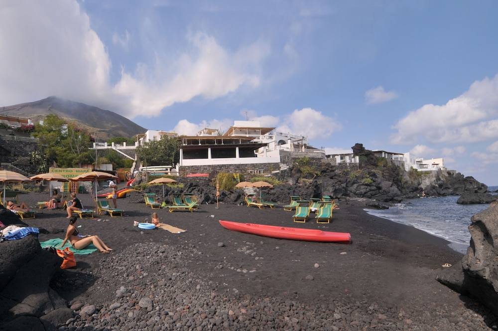 Hotel Villaggio Stromboli - isola di Stromboli 1