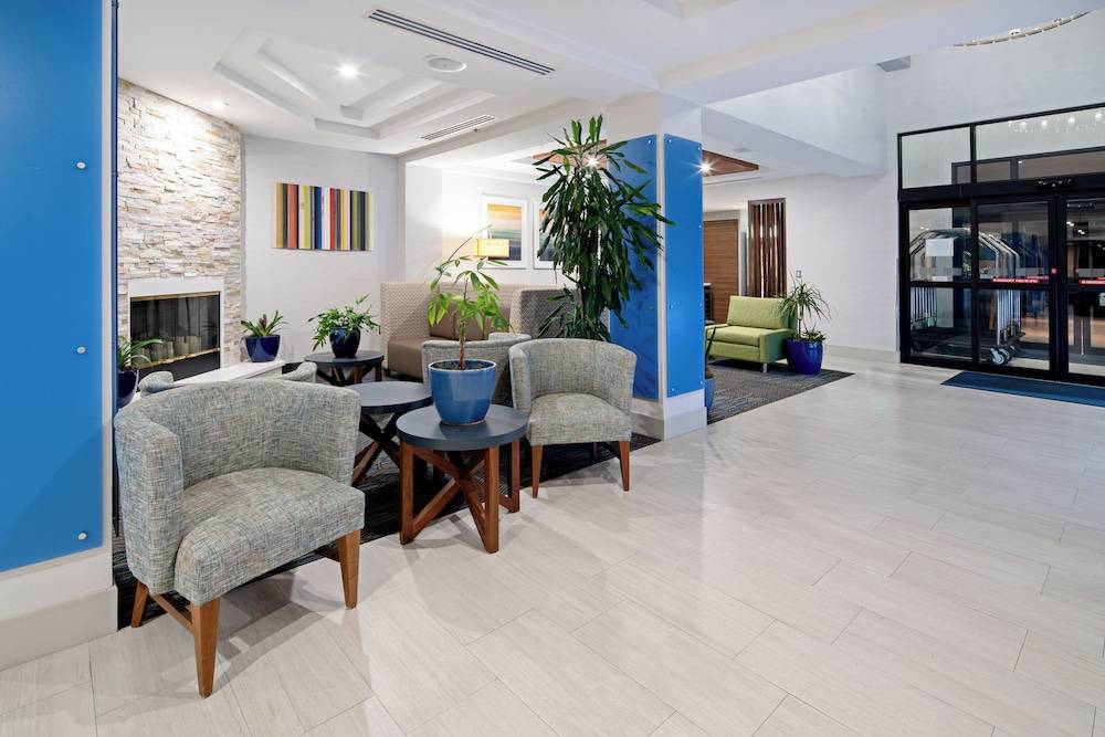Holiday Inn Express & Suites ATASCADERO by IHG 1