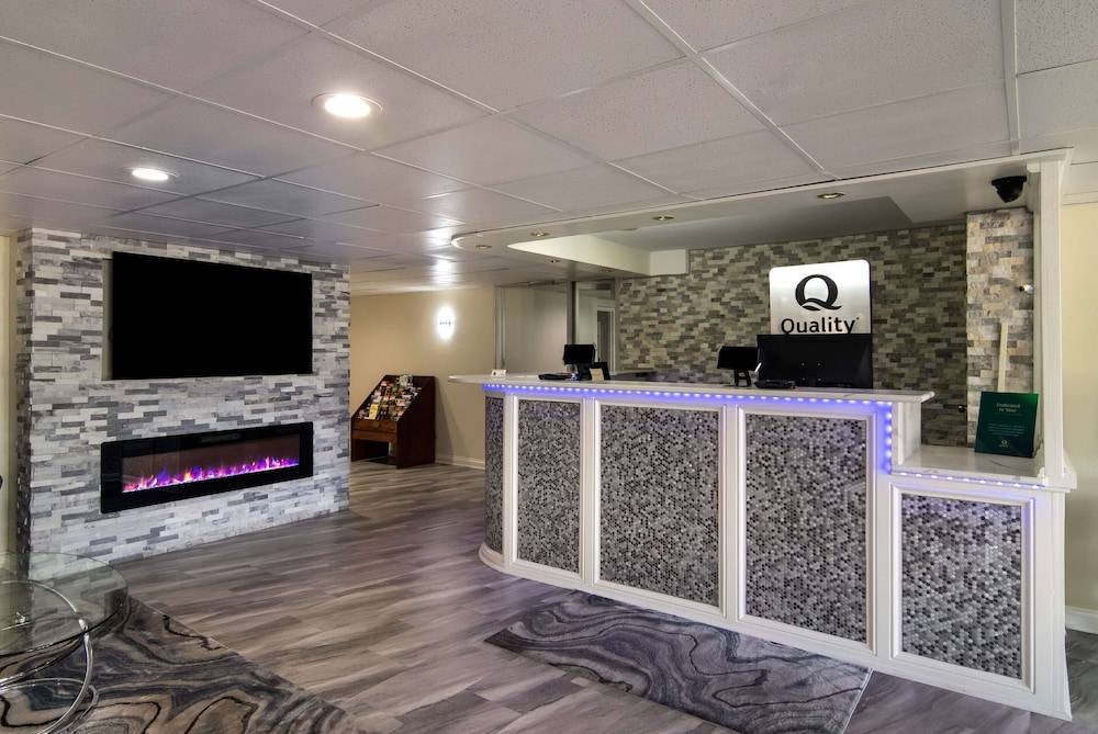 Quality Inn Aurora - Naperville Area 2