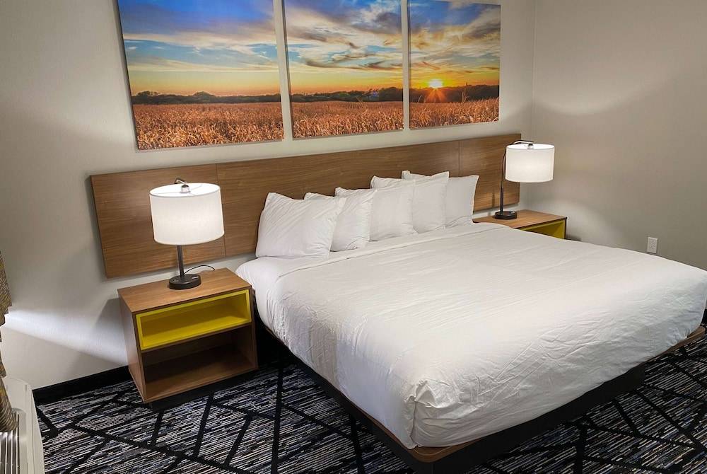 Days Inn by Wyndham Lake Charles 1