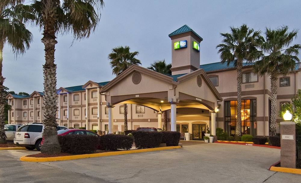Holiday Inn Express & Suites LAKE CHARLES by IHG 1