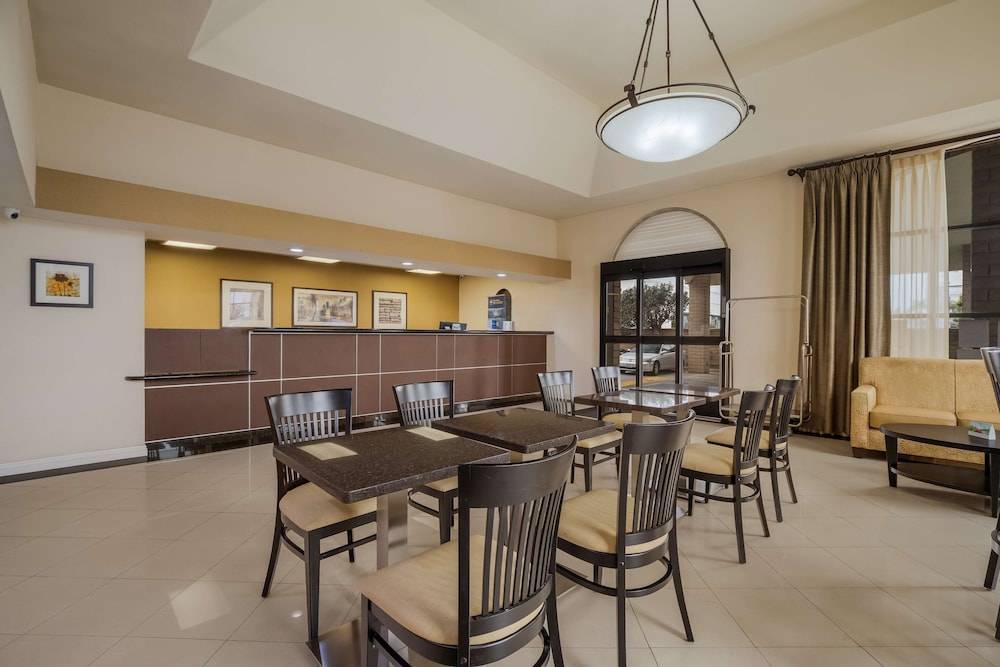 Best Western Norwalk Inn 2