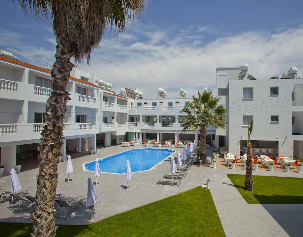 Princessa Vera Hotel Apartments 1