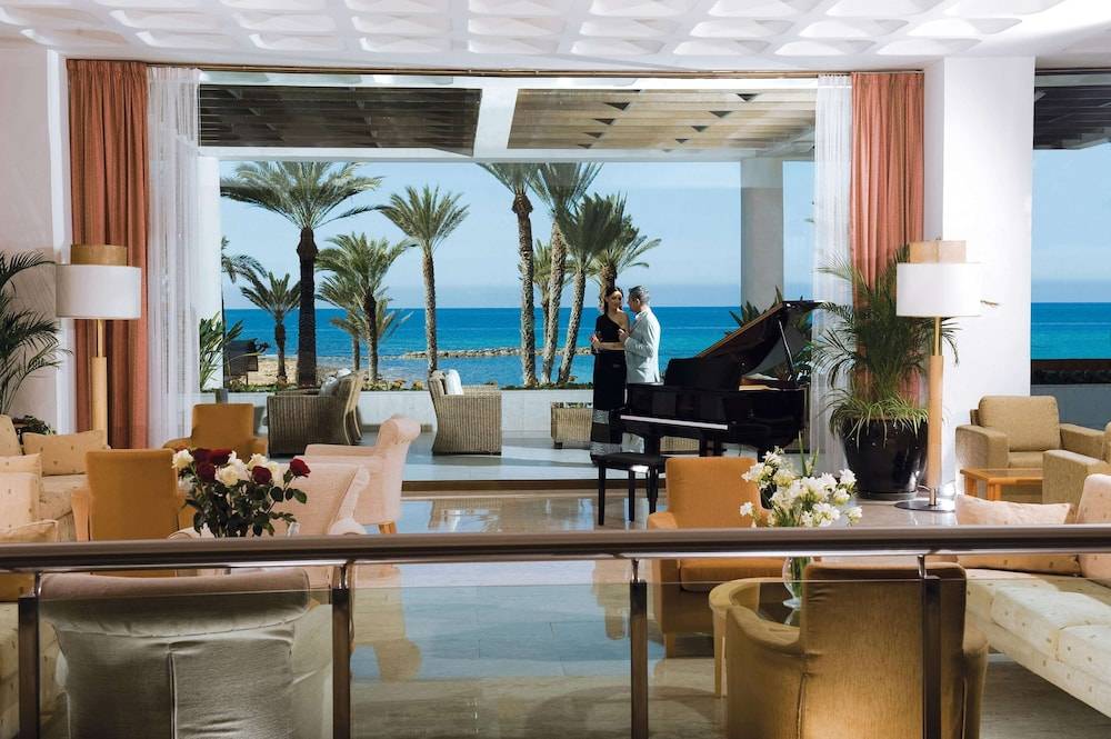 Constantinou Bros Pioneer Beach Hotel 2