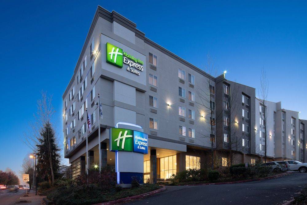 Holiday Inn Express & Suites SEATTLE-SEA-TAC AIRPORT by IHG 1