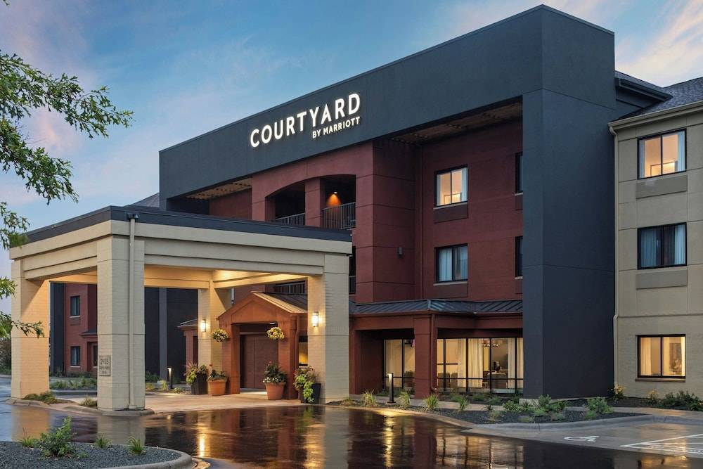 Courtyard Minneapolis St. Paul/Roseville 1
