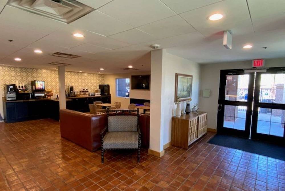 La Quinta Inn & Suites by Wyndham Tempe University, Phoenix 2
