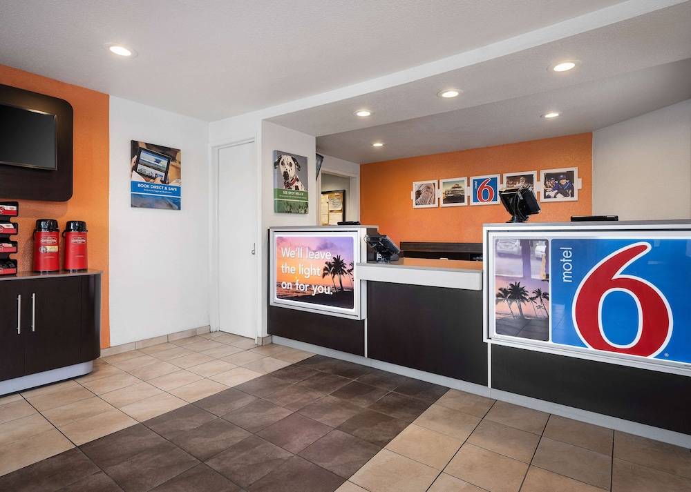 Motel 6 Buena Park, CA - Knotts Berry Farm - Disneyland 2