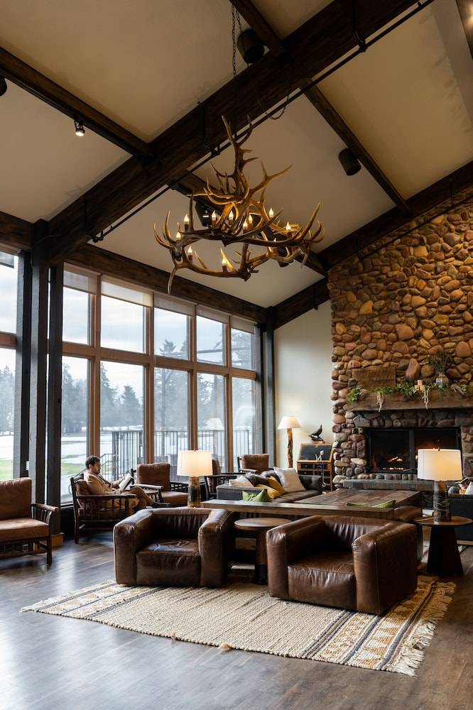 Grouse Mountain Lodge 2