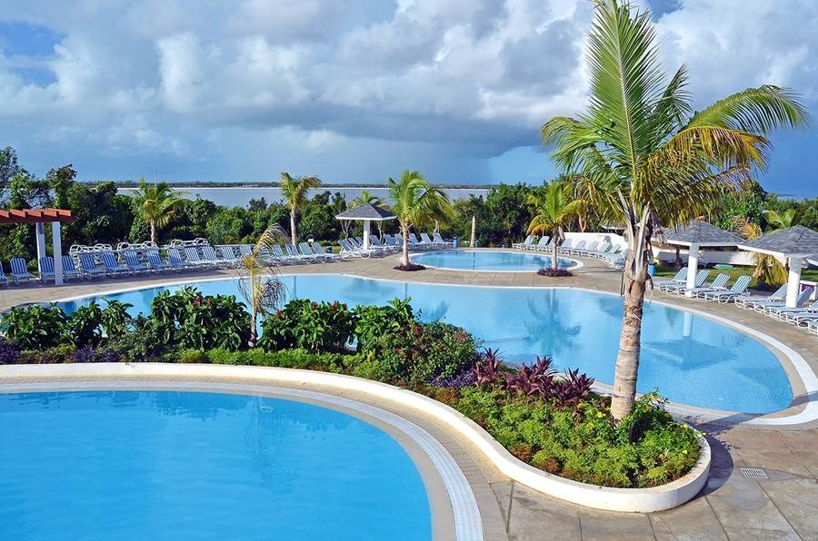 Grand Aston Cayo Las Brujas Beach Resort & Spa 1