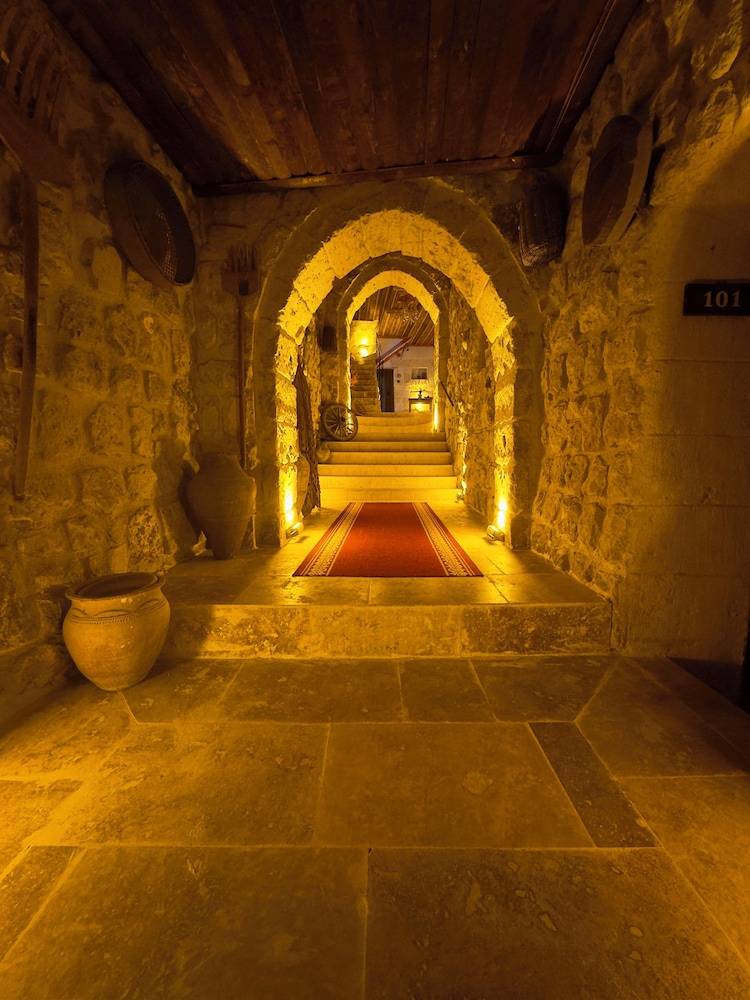 Euphoria Cave House 1