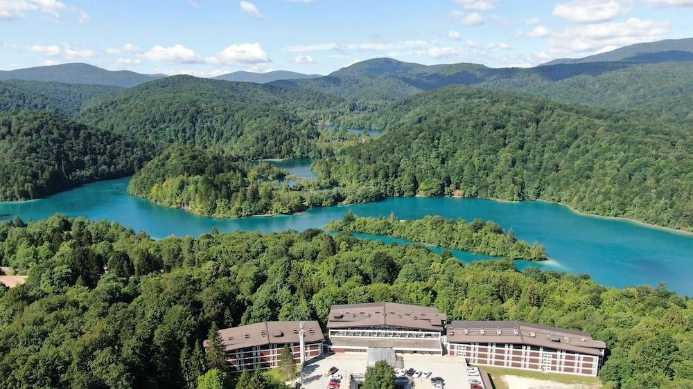Hotel Jezero - Plitvice Lakes National Park 1
