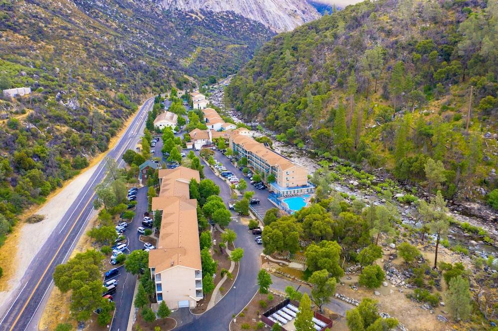 Yosemite View Lodge 1