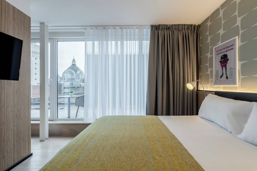 PREMIER SUITES Antwerp 1
