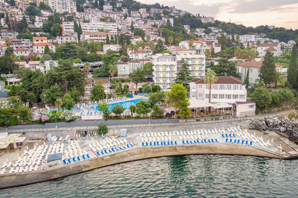Hunguest Hotel Sun Resort 1