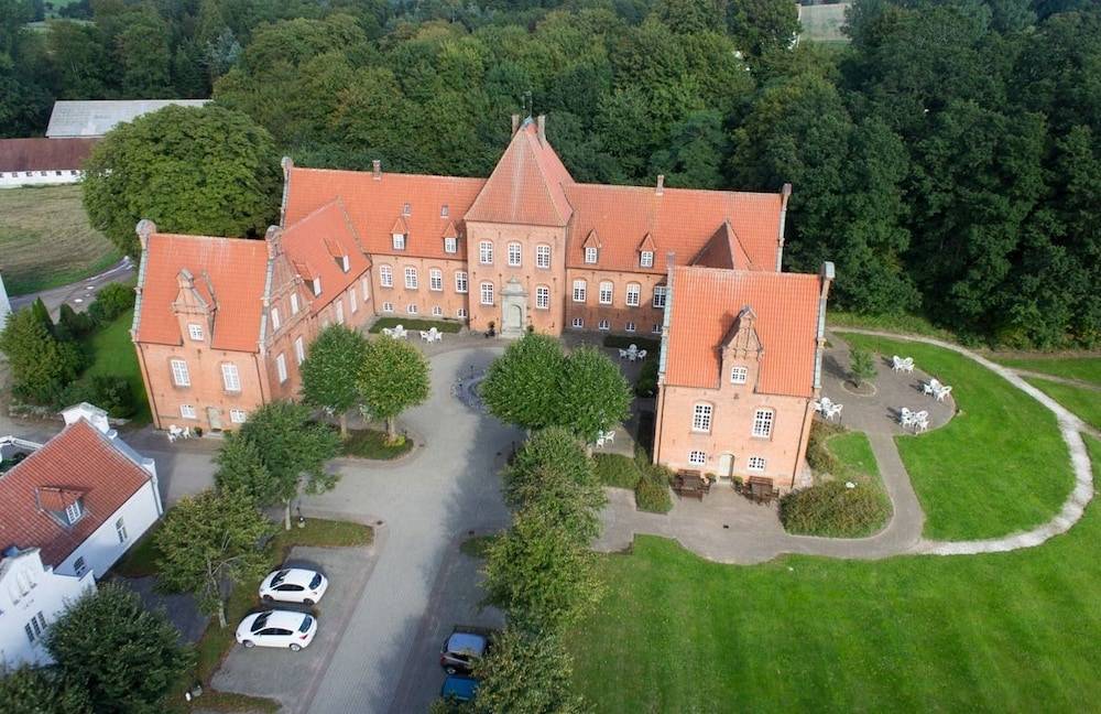 Sophiendal Manor 1