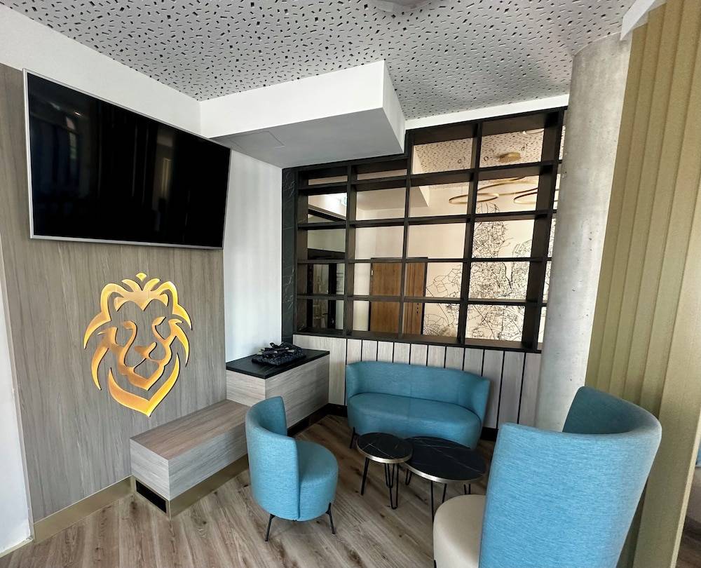 Central Hotel 2