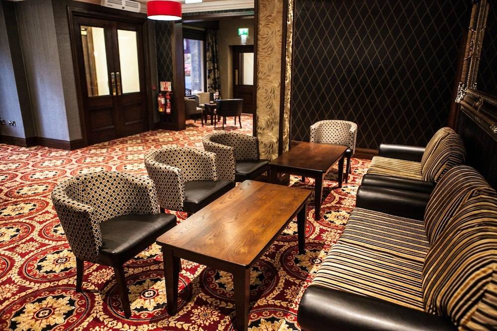 Dillon’s Hotel 2