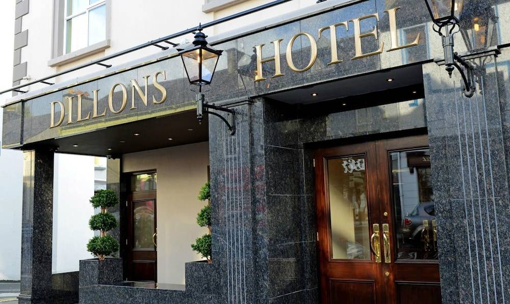 Dillon’s Hotel 1