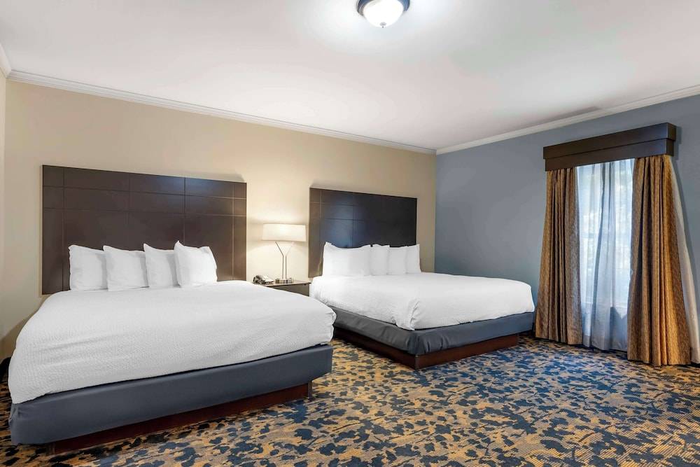 Best Western Brentwood 1