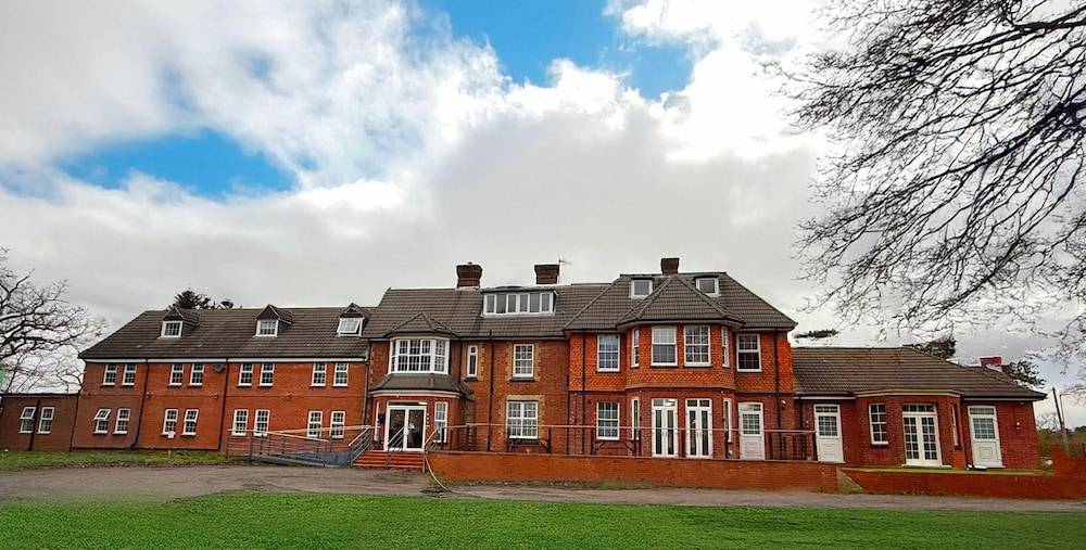 Trivelles Gatwick Hotel & airport Parking 1