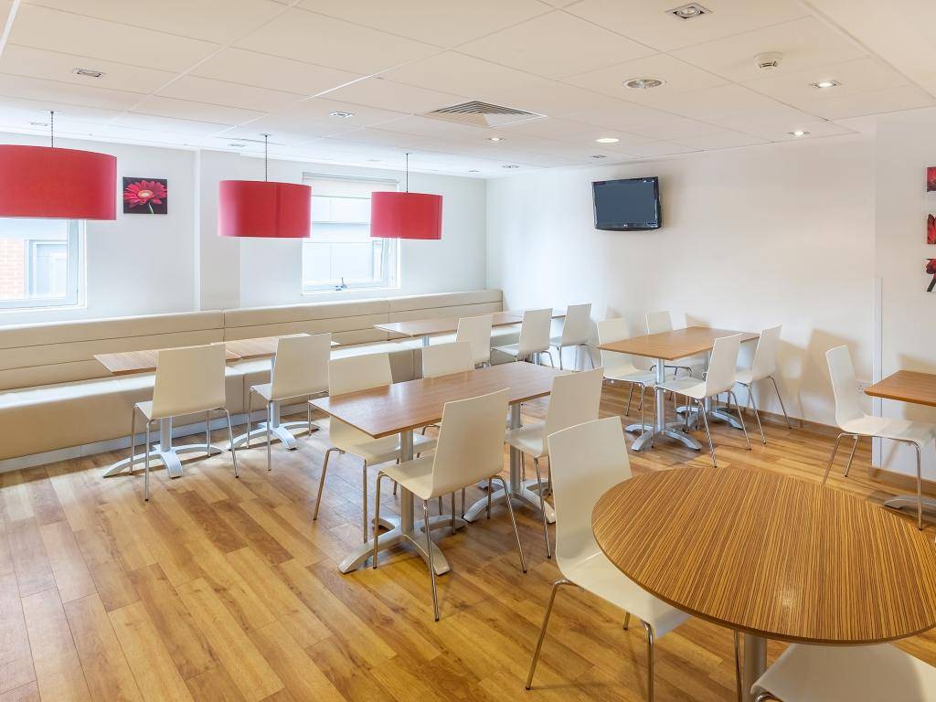 Travelodge Maidenhead Central 2