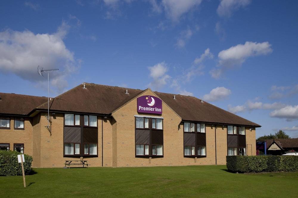Premier Inn Northampton West - Harpole 1